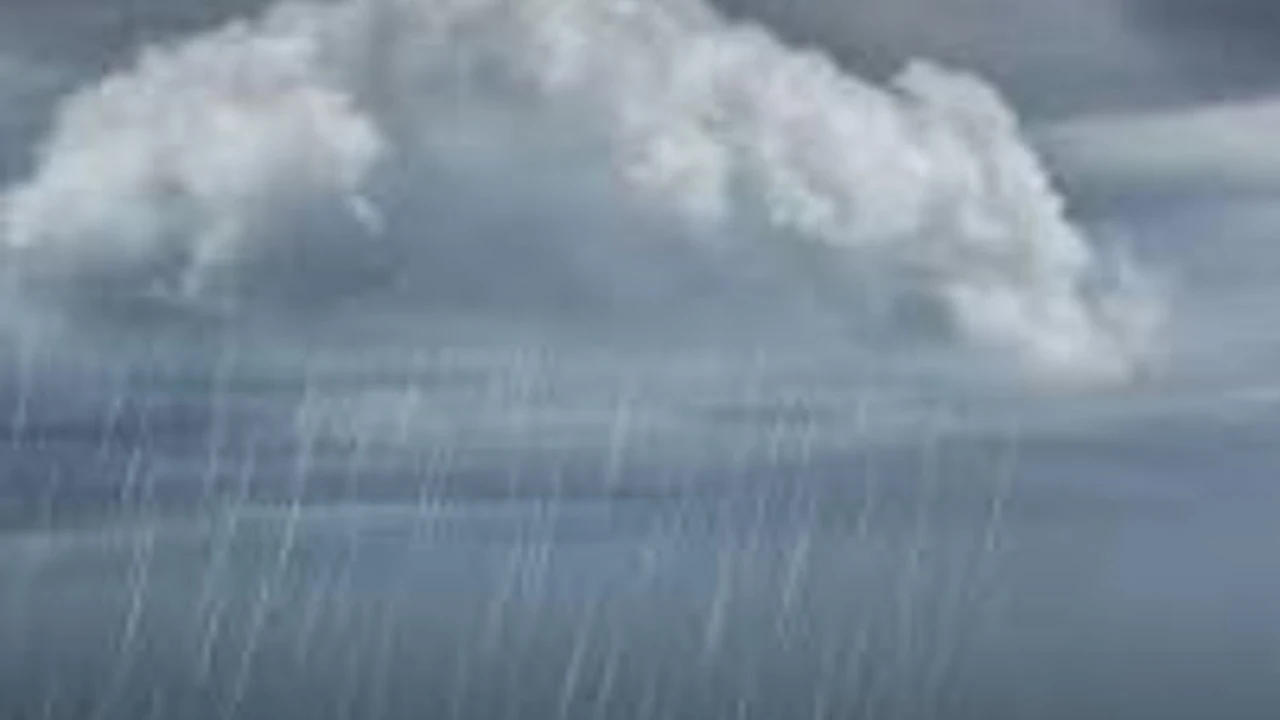 تحذيرات من الأرصاد بشأن تعرض البلاد لأمطار رعدية ورياح مثيرة للرمال